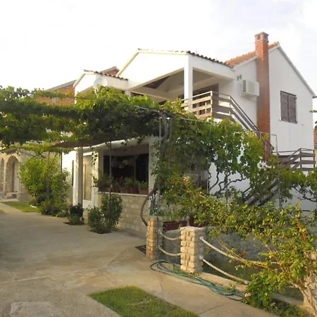 In - Insel Pasman 7879 * Tkon